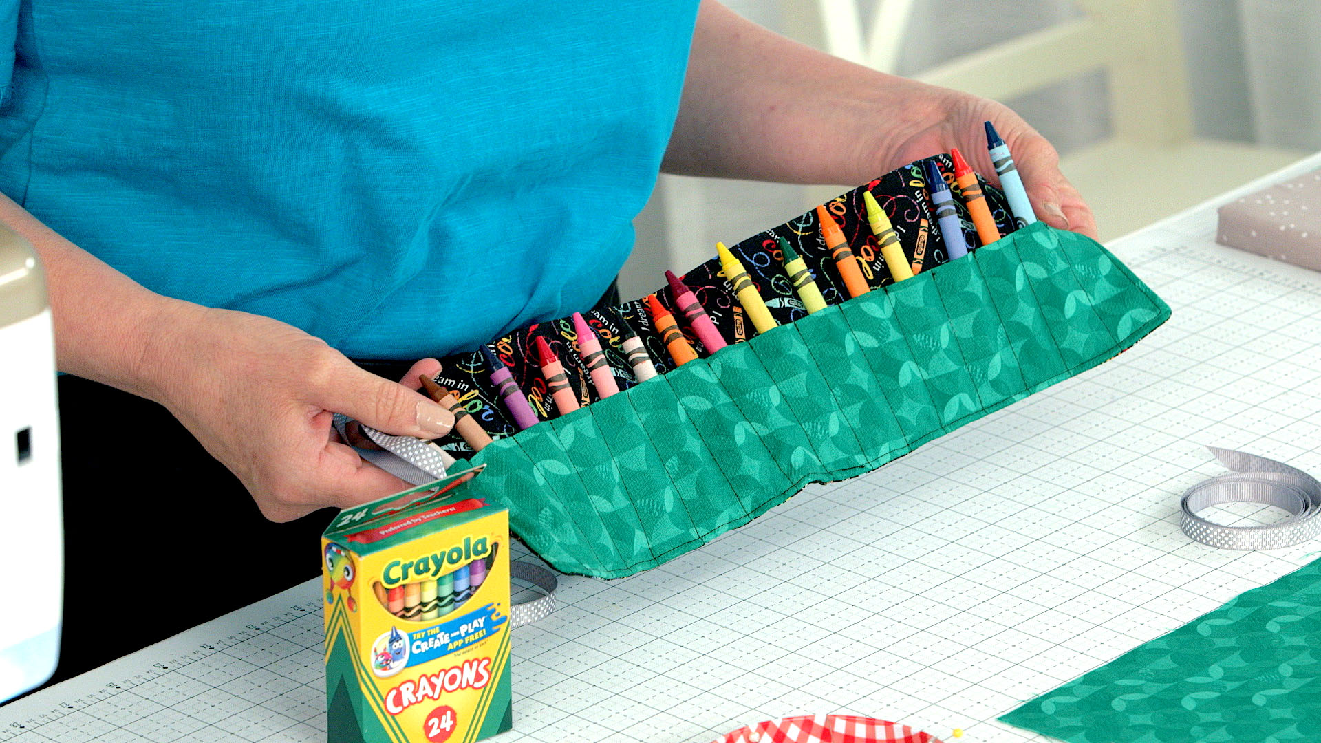 Crayola Crayon Roll